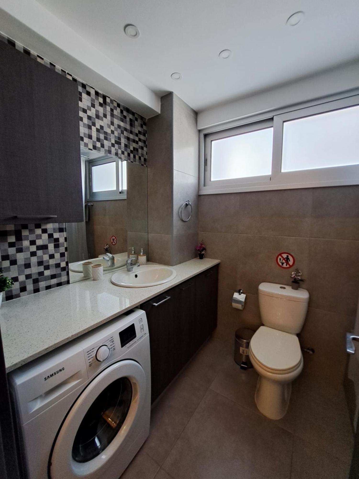 Albert'S Apartment St Lazarus 402 B - First Floor Ларнака Екстериор снимка